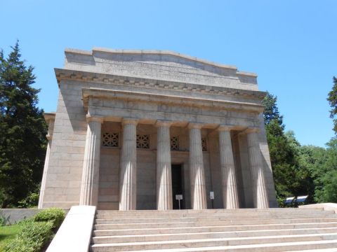 リンカーン生誕地内の神殿