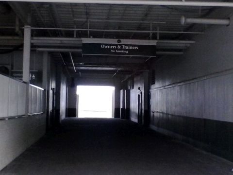 チャーチルダウン競馬場に出るトンネル