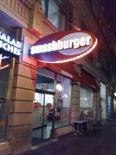 スマッシュバーガーのお店